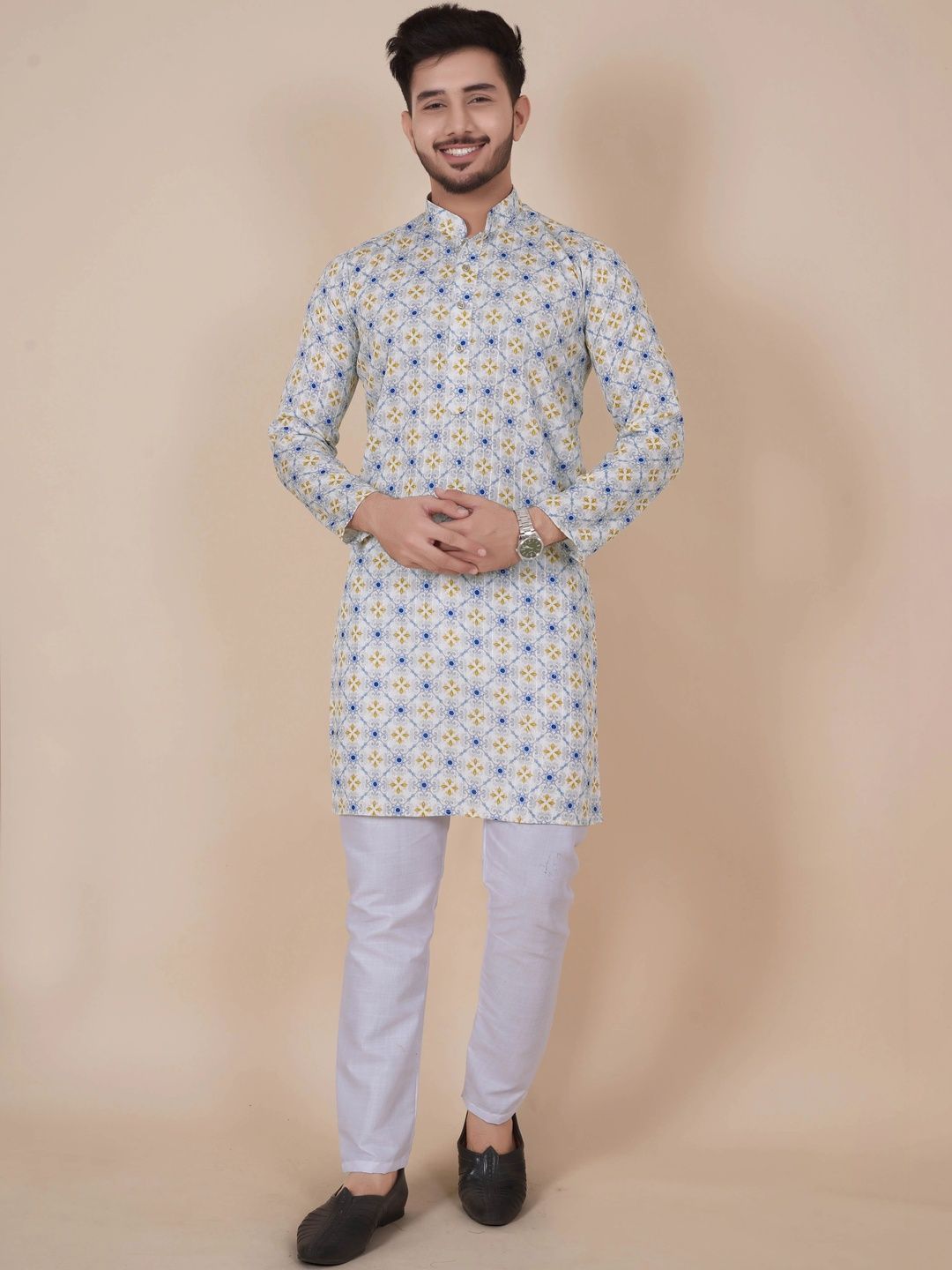 ALMORA Men Embroidered Thread Work Handloom Kurta