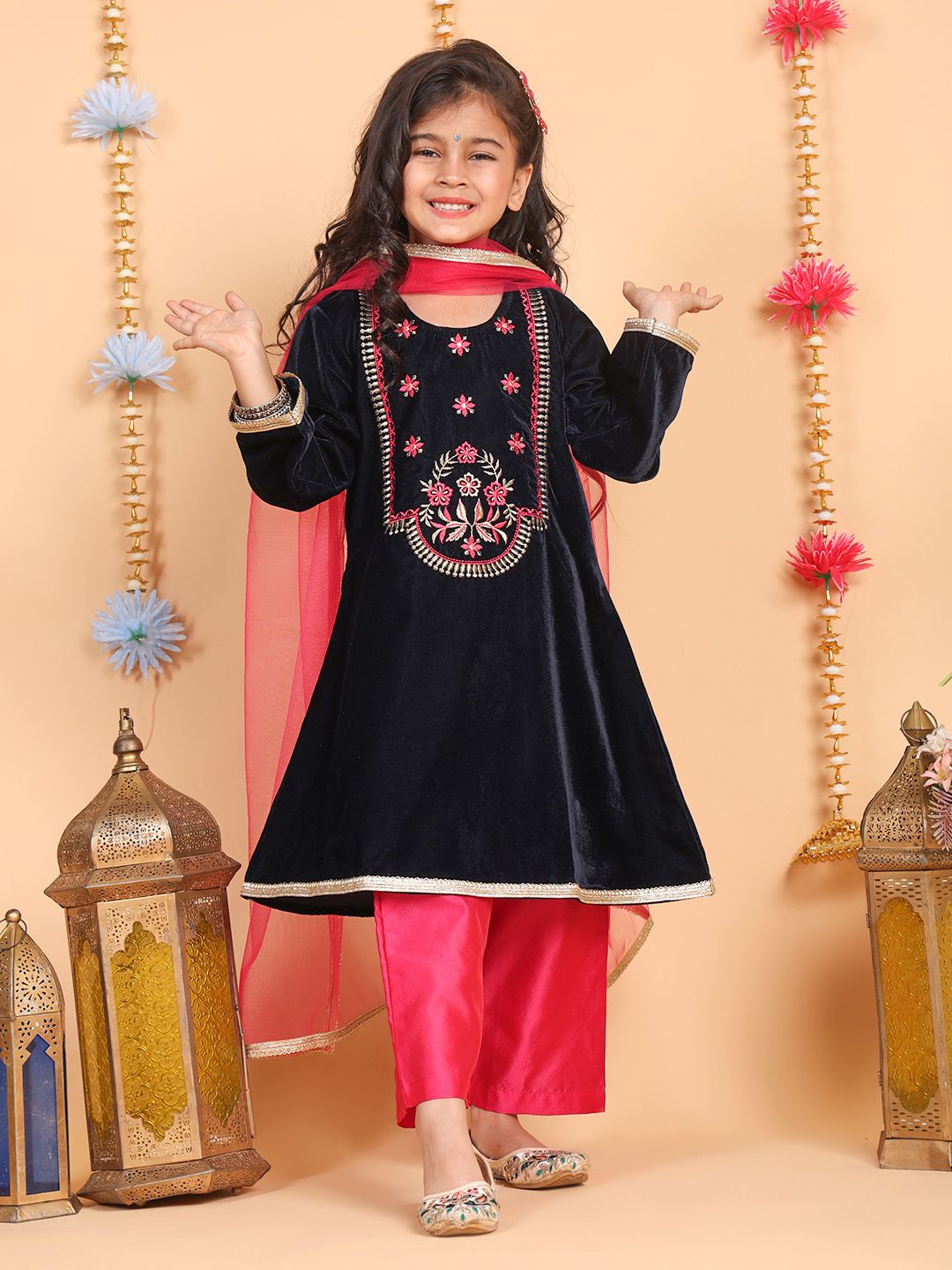 Superminis Girls Ethnic Motifs Embroidered Regular Thread Work Velvet Kurta with Trousers & With Dupatta