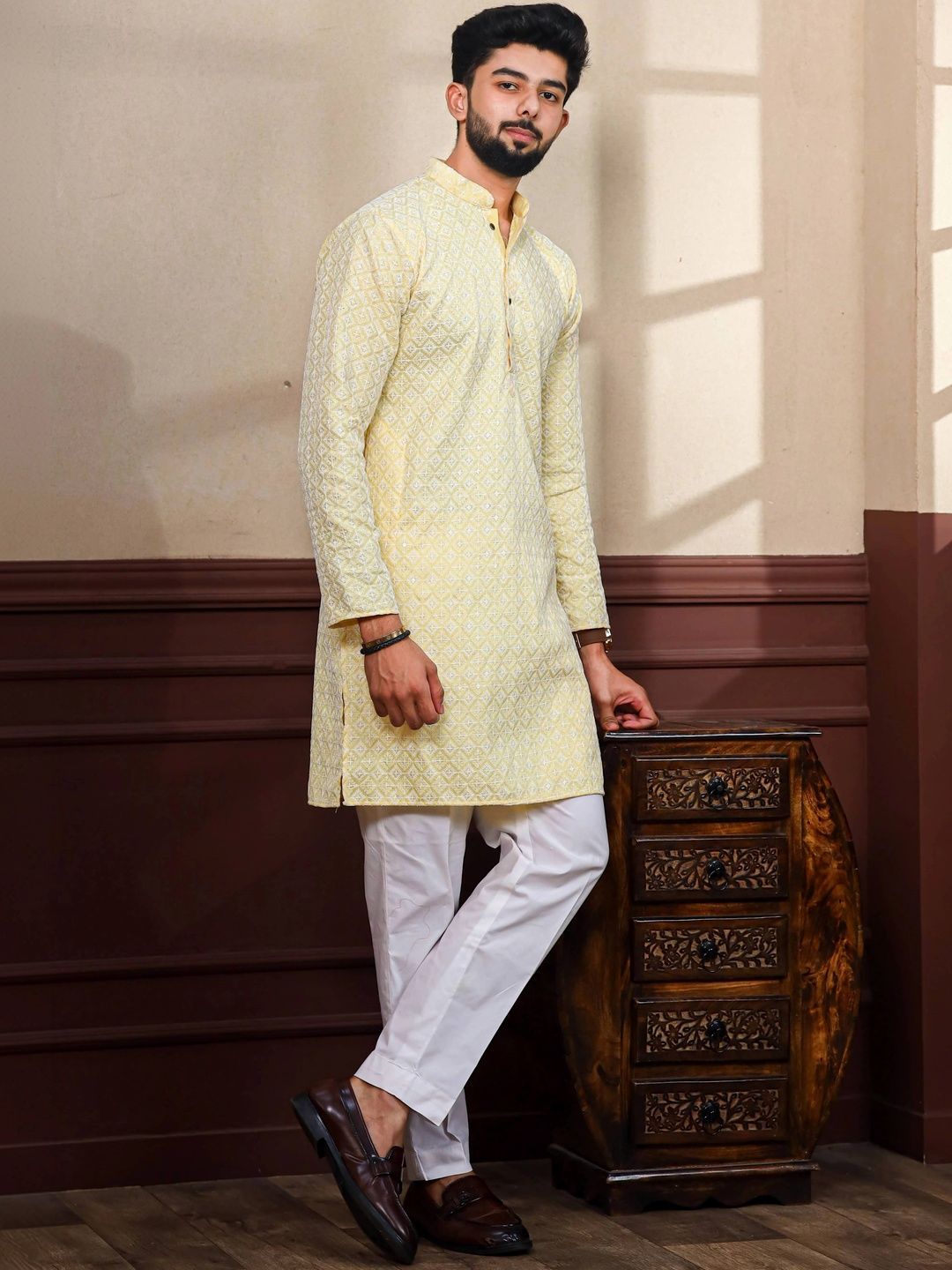 SHOBHIT Men Printed Handloom Kurta