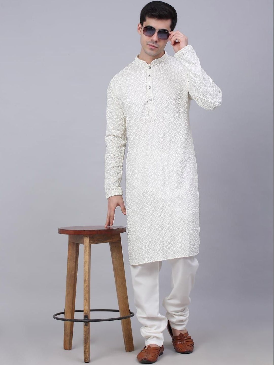 zommy Men Embroidered Chikankari Handloom Kurta