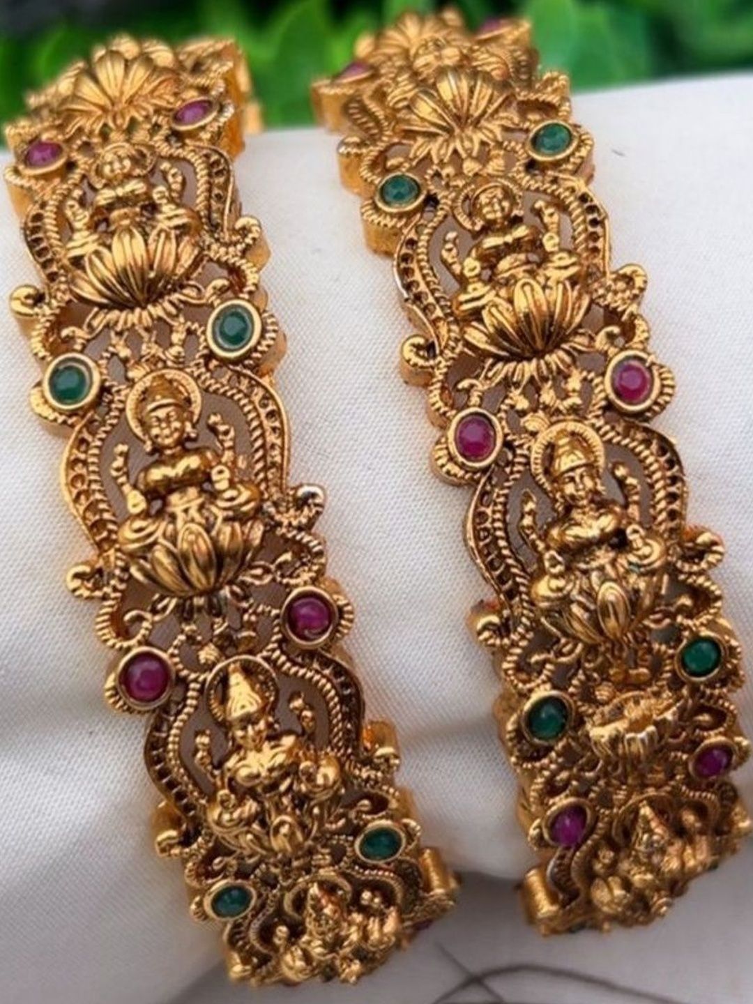 GRIIHAM Set Of 2 Gold-Plated American Diamond Stone Studded Bangle