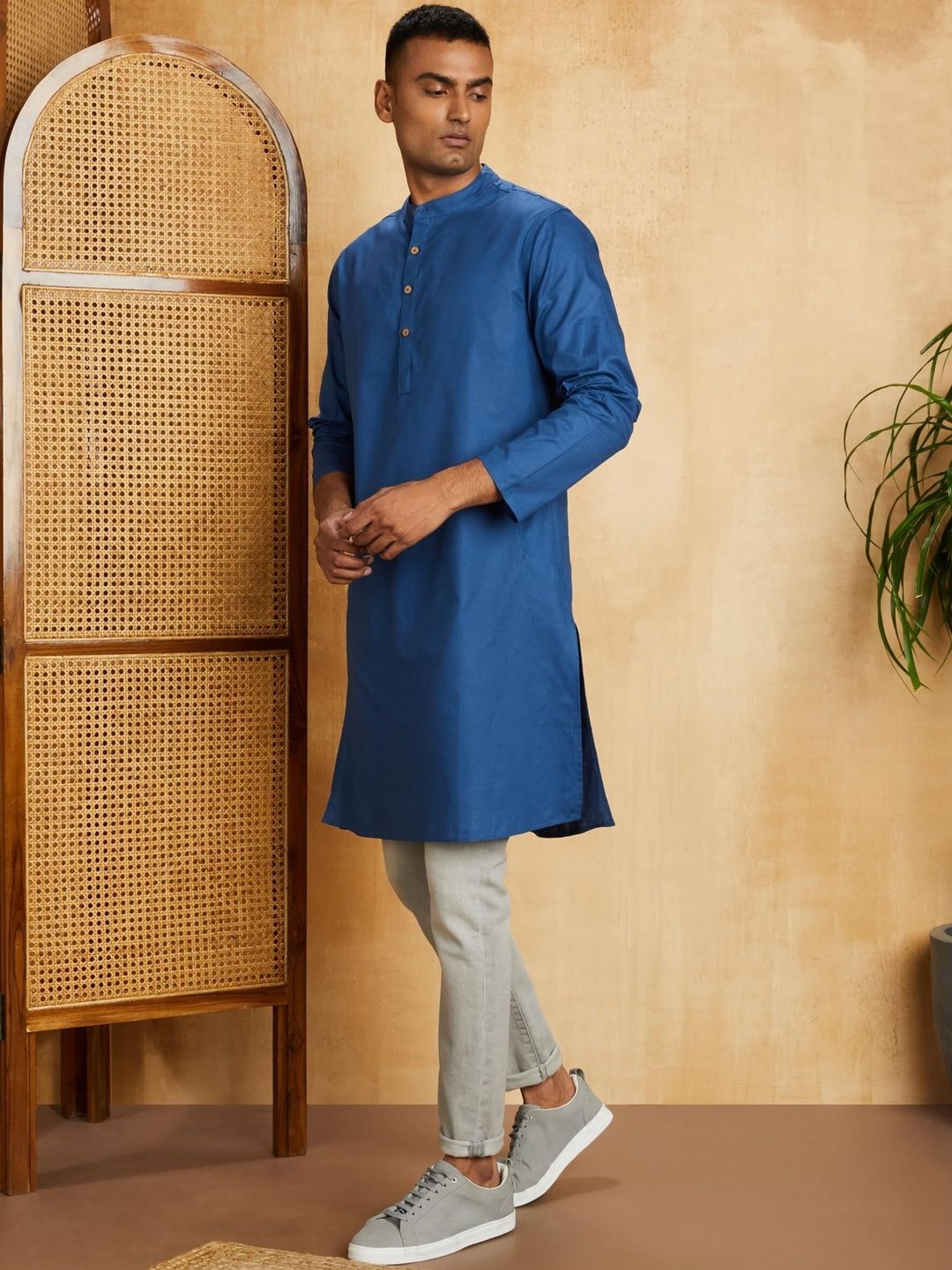 ALMORA Men Flared Sleeves Thread Work Handloom Kurta
