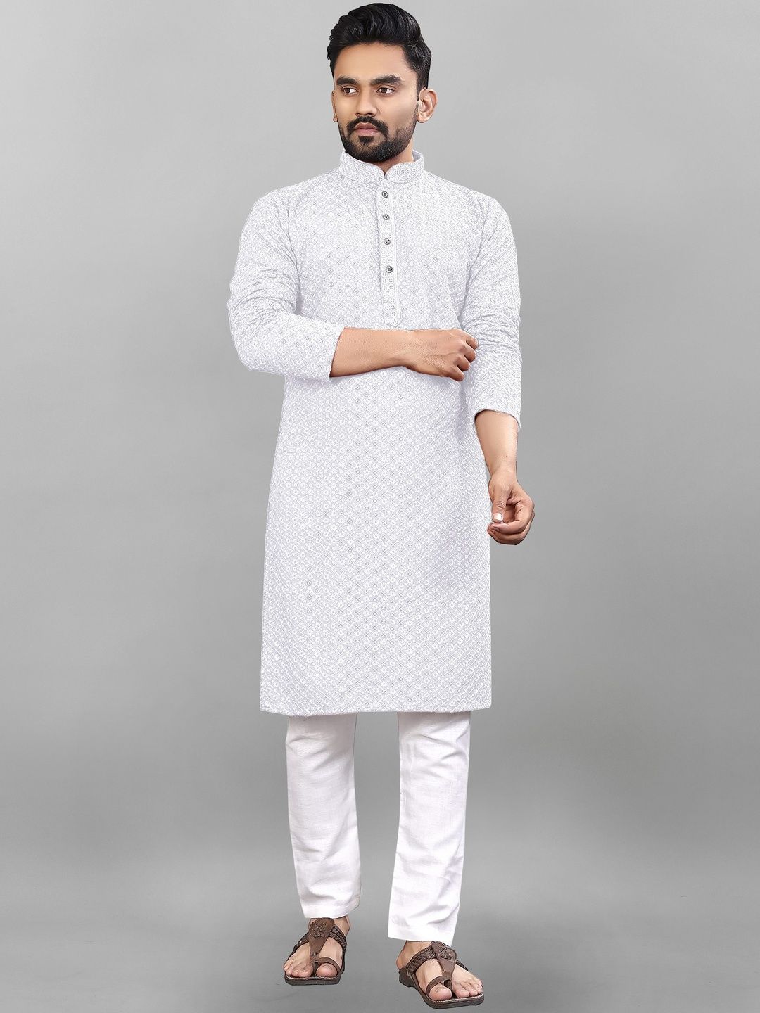 VINAYAK COTSYN KURTA PYJAMA Men Geometric Embellished Thread Work Handloom Kurta