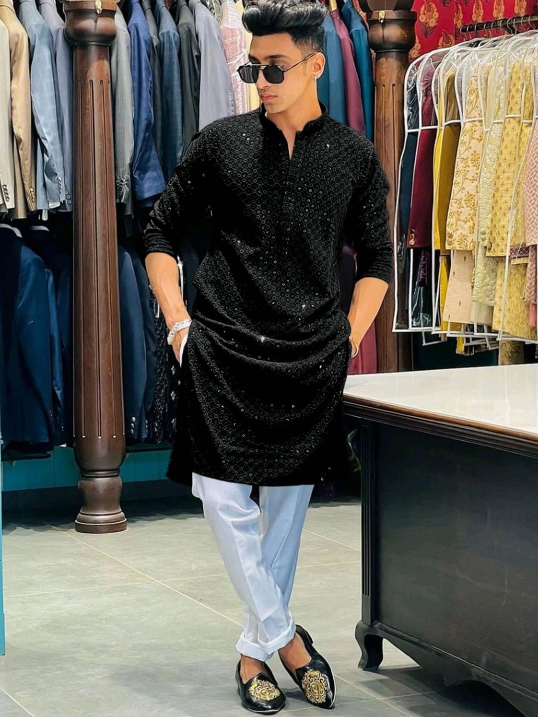 ALMORA Men Embroidered Sequinned Handloom Kurta