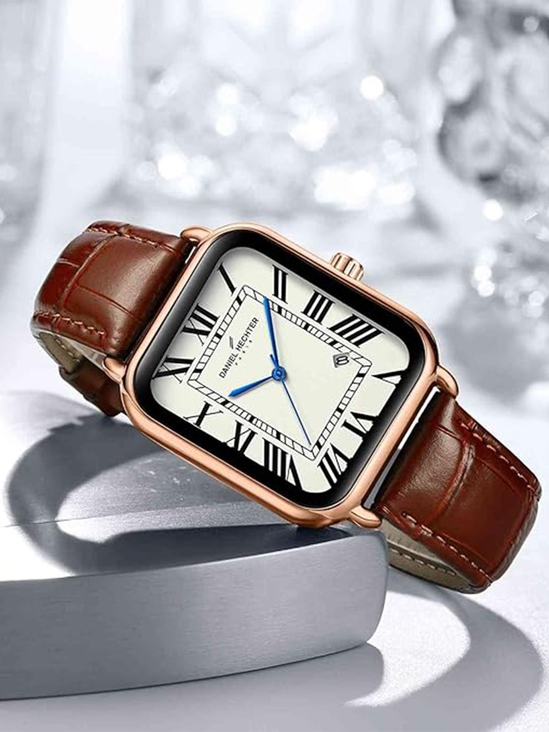 Daniel Hechter Women Dial & Leather Textured Straps Analogue Watch DHW2012-02