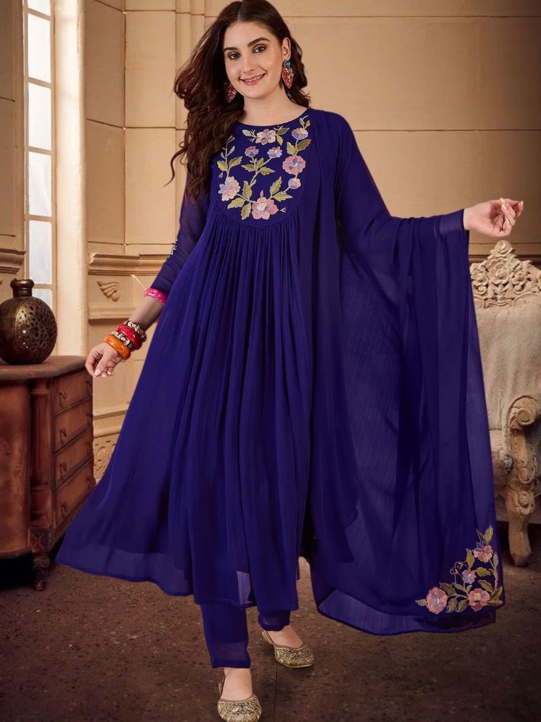Dayaachi Women Floral Embroidered Thread Work Kurta with Trousers & With Dupatta