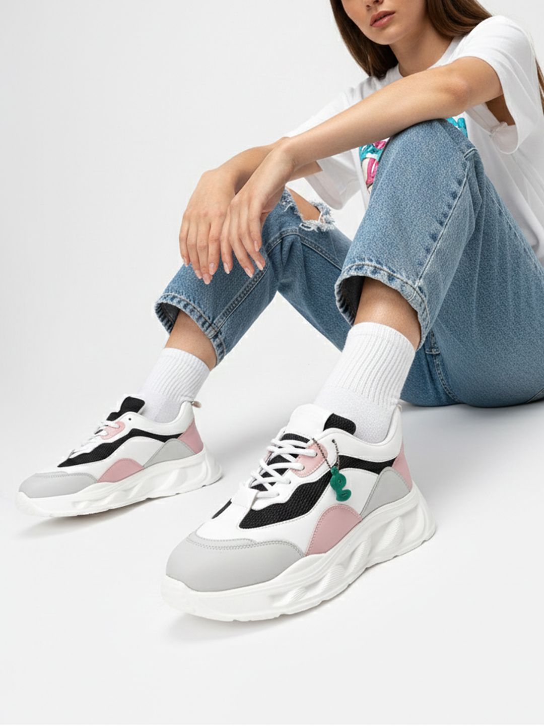 glitchez Women Colourblocked Chunky Sole Sneakers