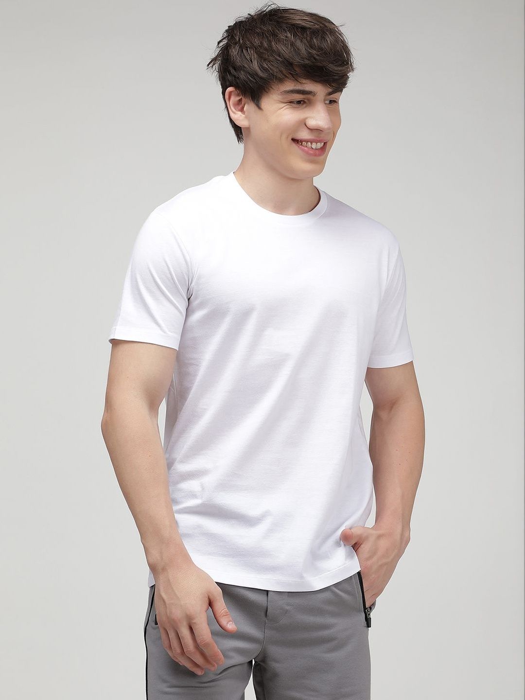 Macho Sporto Men 4 Way Stretch Flyuid Round NeckT-Shirt