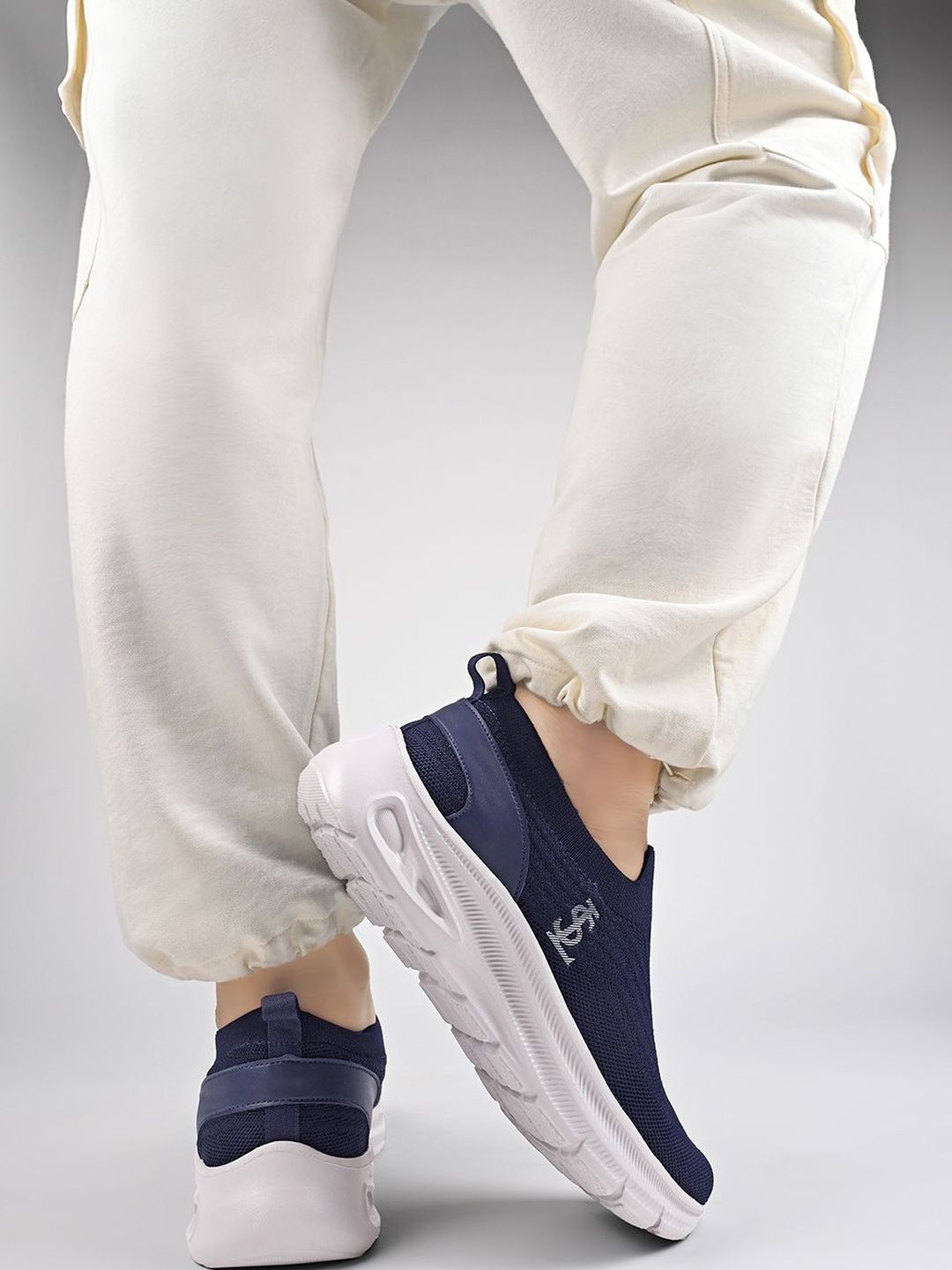 LOUIS STITCH Men Navy Blue Athleisure Flyknit Sport Shoes