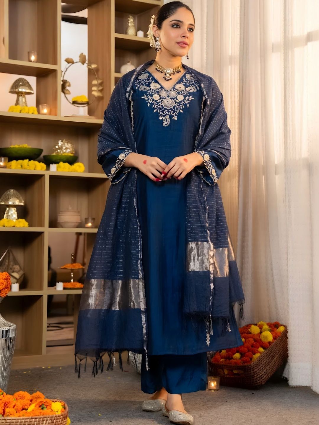 Zaierra Boutique Women Ethnic Motifs Embroidered Regular Thread Work Kurta with Palazzos & With Dupatta
