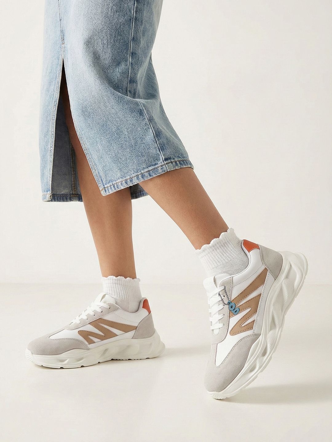 glitchez Women Colourblocked Chunky Sole Sneakers