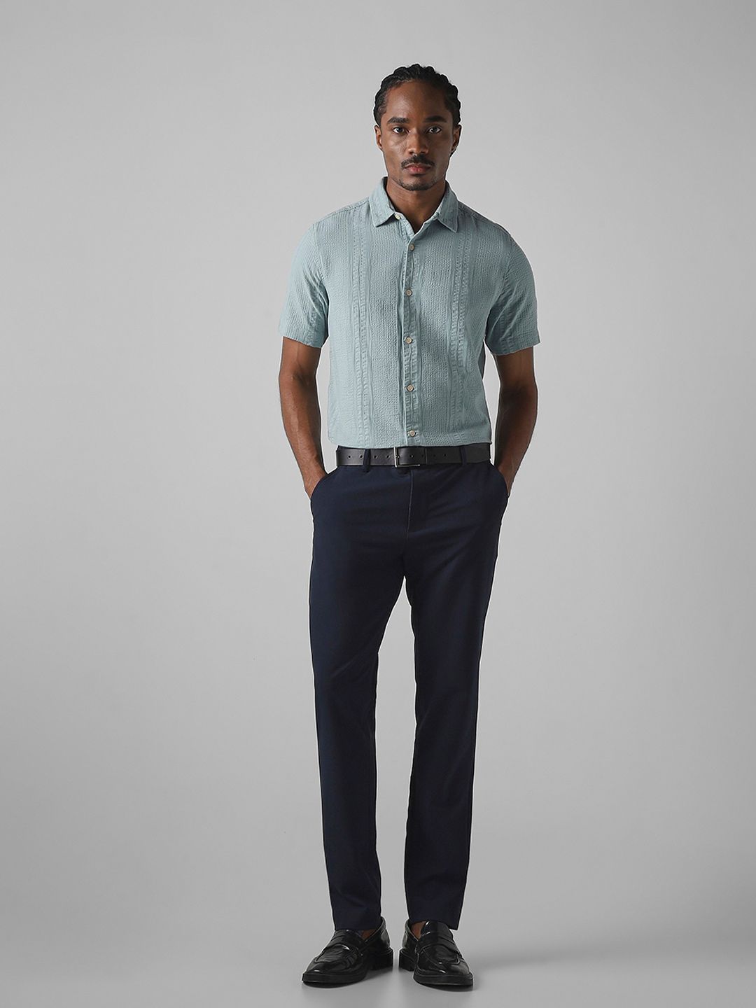 Mufti Mufti Men Slim Fit Textured Spread Collar Cotton Casual Shirt
