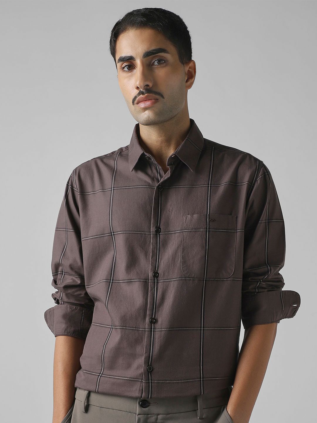 Mufti Men Spread Collar Windowpane Checked Cotton Slim Fit Casual Shirt