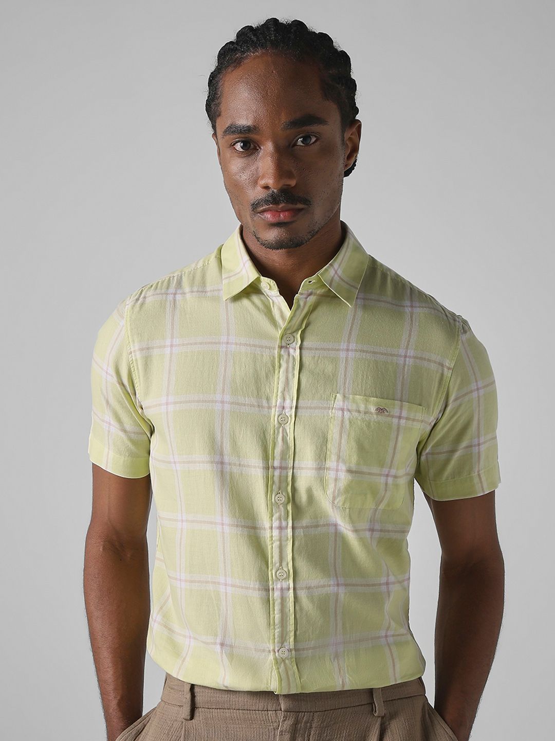 Mufti Mufti Men Slim Fit Spread Collar Checked Cotton Casual Shirt