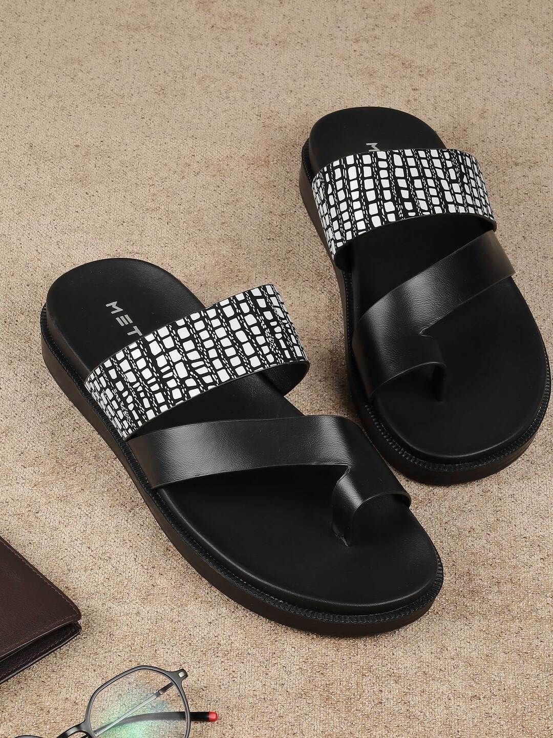Metro Men Printed Thong Flip-Flops