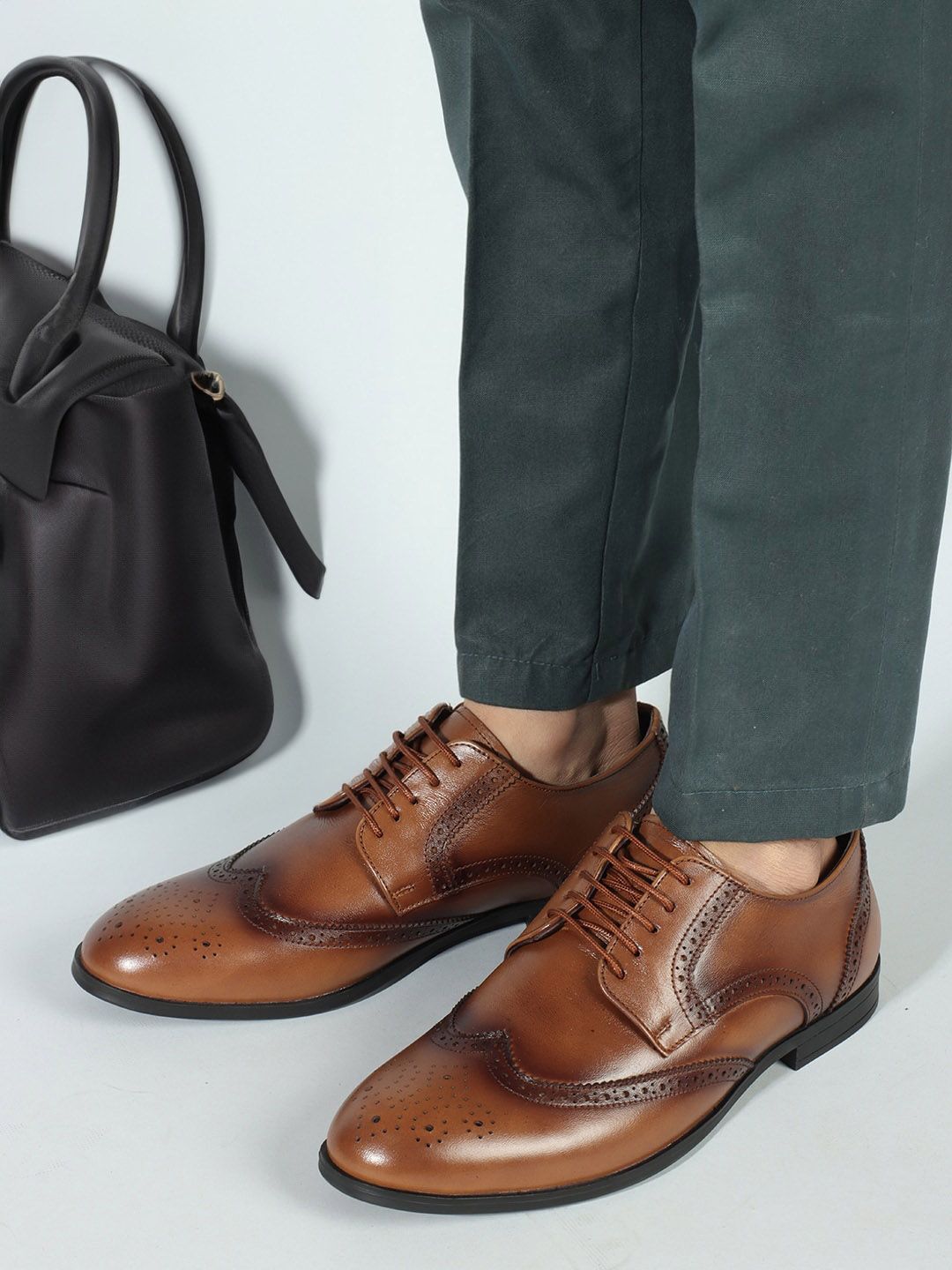 Carlton London Men Textured Round Toe Leather Formal Brogues