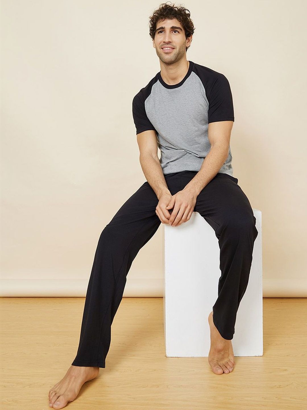 Styli Men Colorblocked Round Neck T-shirt & Pyjama Night Suit
