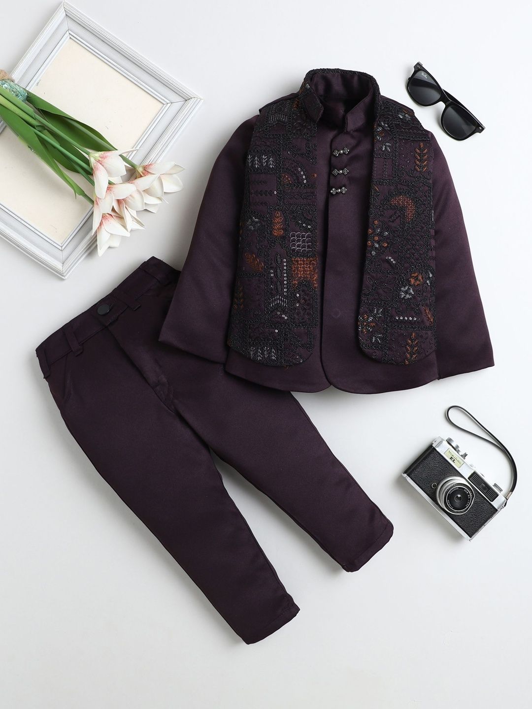 FOURFOLDS Boys Embroidered Mandarin Collar Sherwani