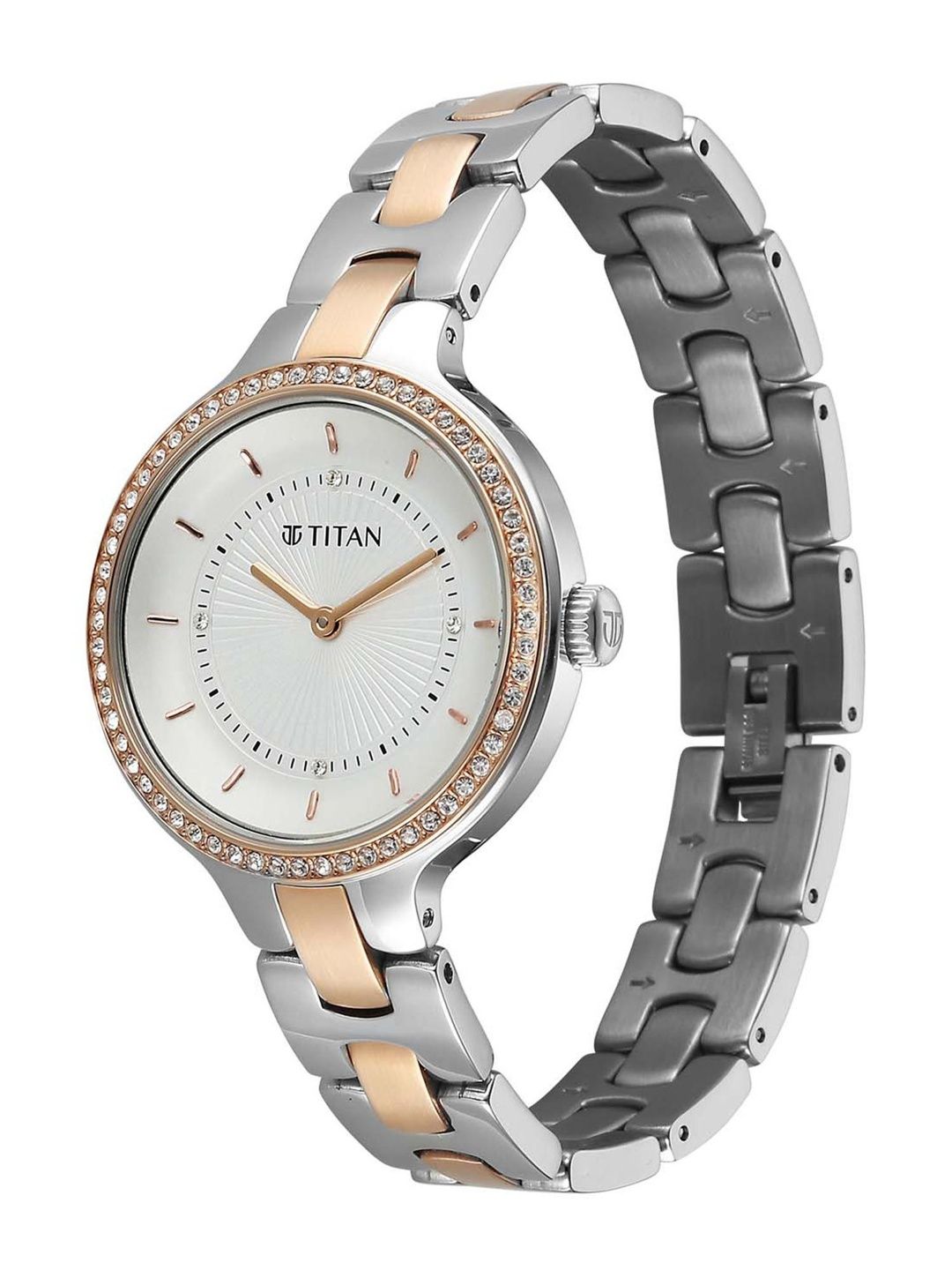 Dial & Stainless Steel Bracelet Style Straps Analogue Date Aperture Watch 95333KM01