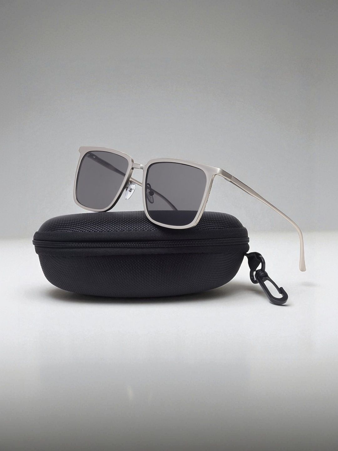 glitchez Unisex Black Lens & Silver-Toned Other Sunglasses with