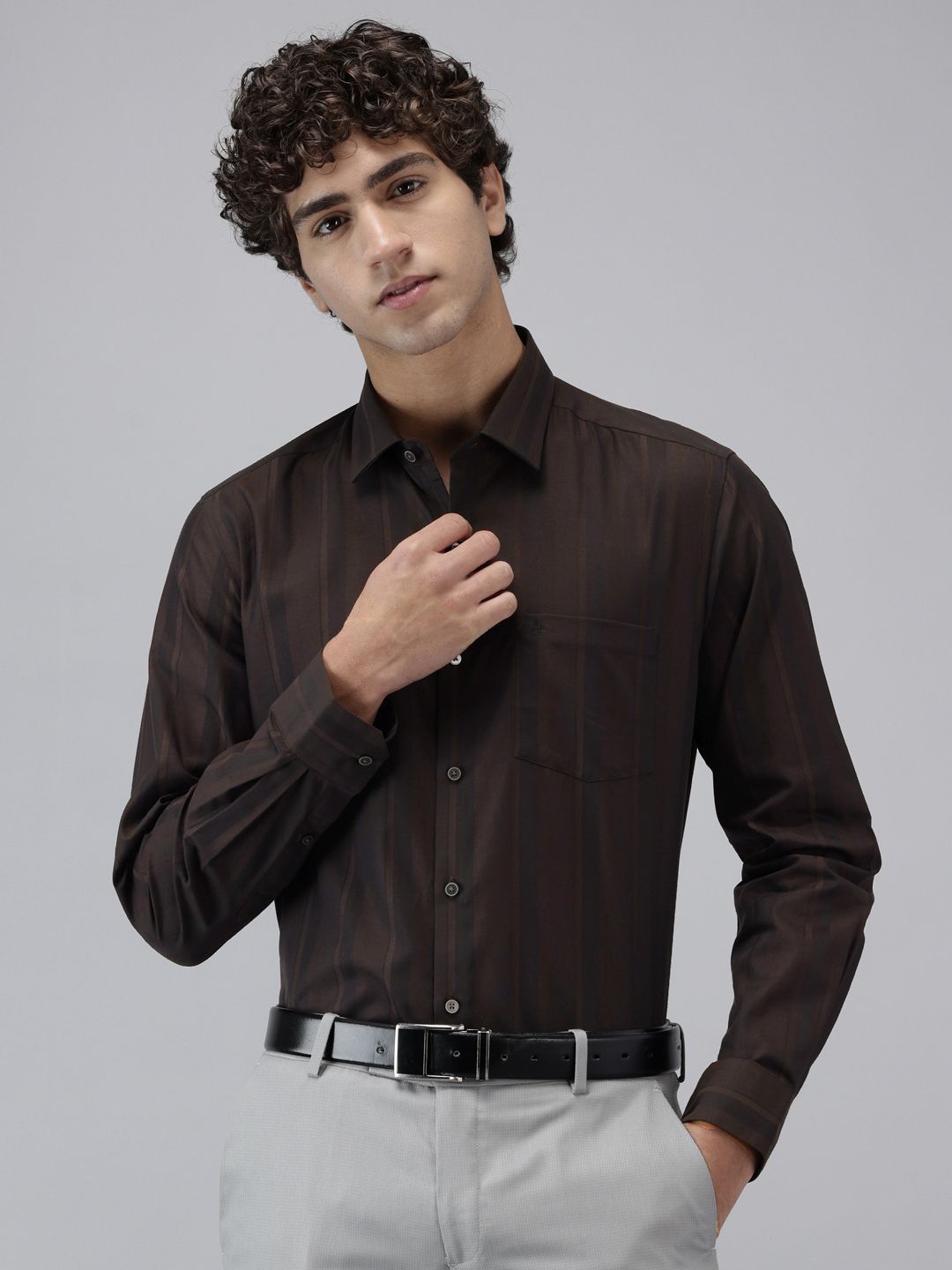 Arrow Arrow Pure Cotton Manhattan Slim Fit Striped Formal Shirt