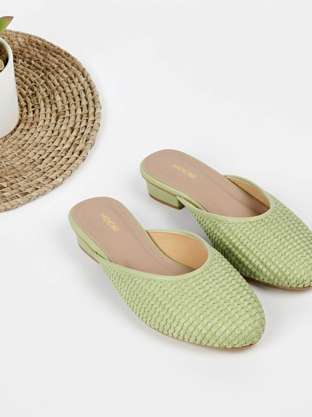 Mochi Women Textured Mules