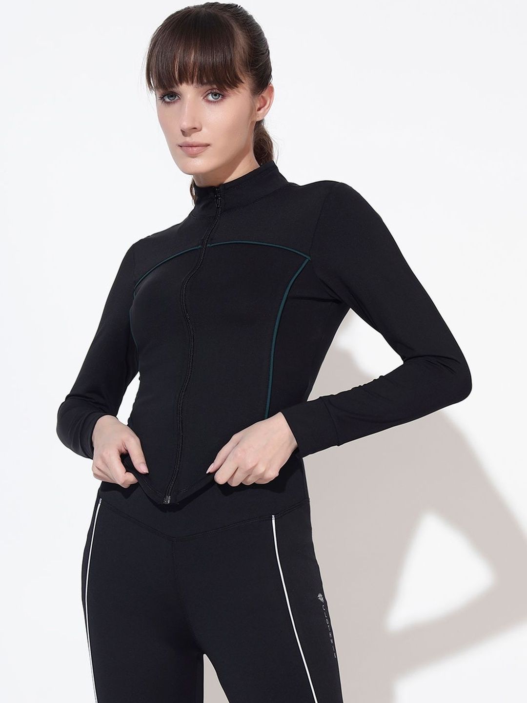 CLOTHWIK COLLECTION Women Lightweight Training or Gym Sporty Jacket