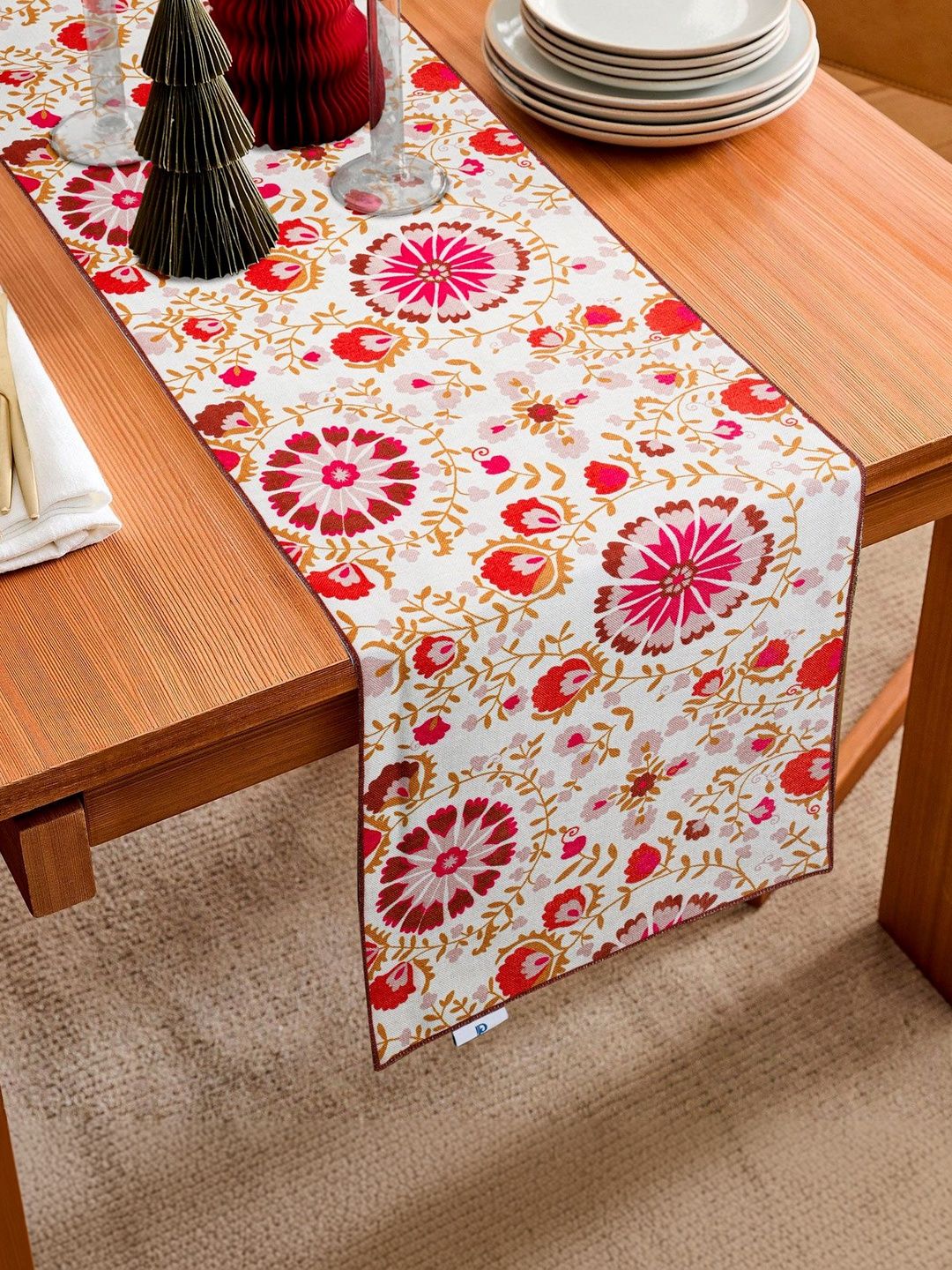 PLIVANA Beige & White Polyester Table Runners