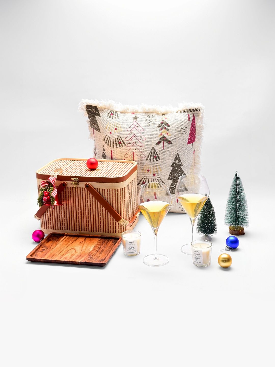 DAANYAA 7Pcs Beige & Brown Grape Escape Christmas Bar Sets