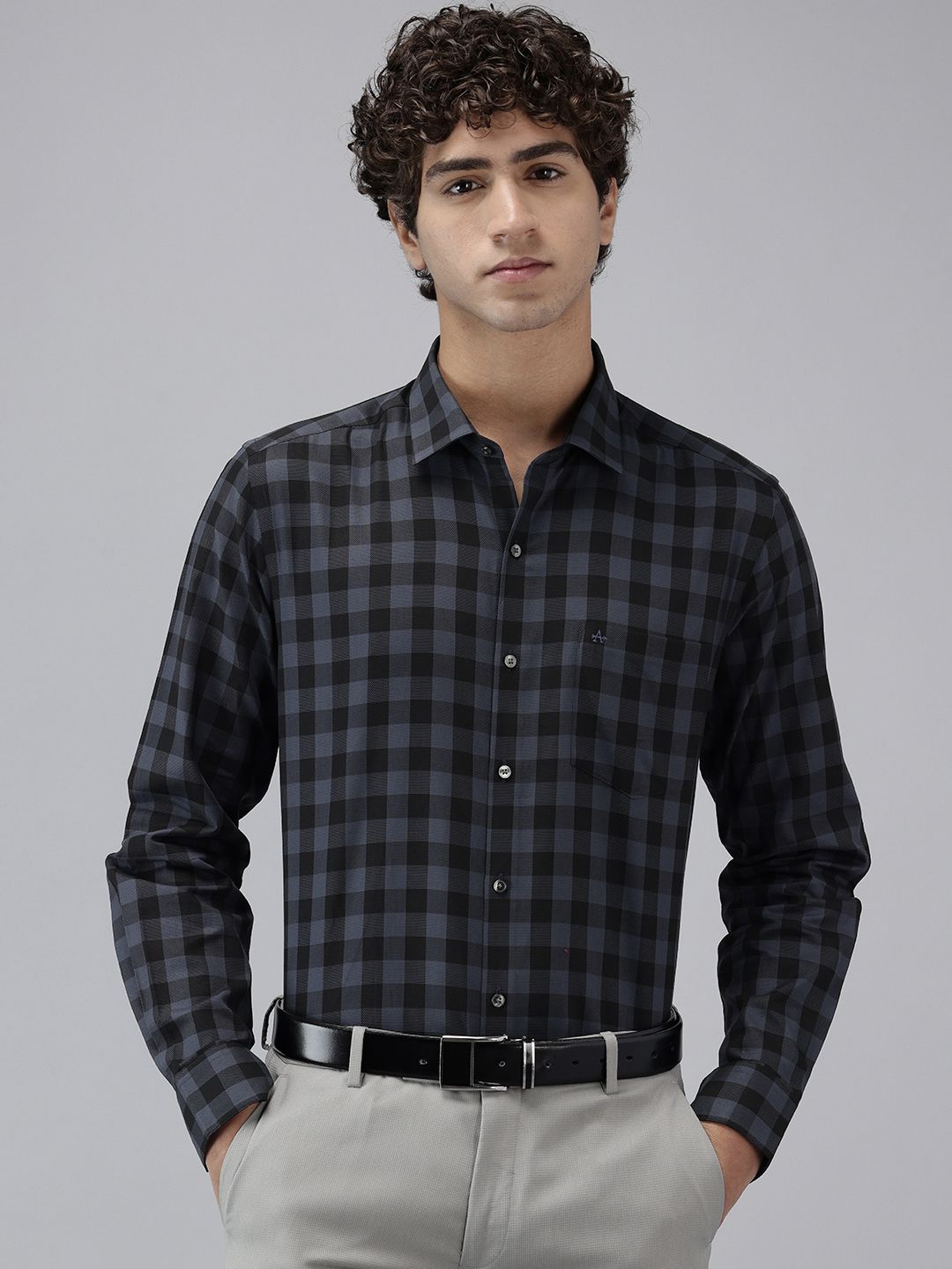 Arrow Pure Cotton Checked Manhattan Slim Fit Formal Shirt
