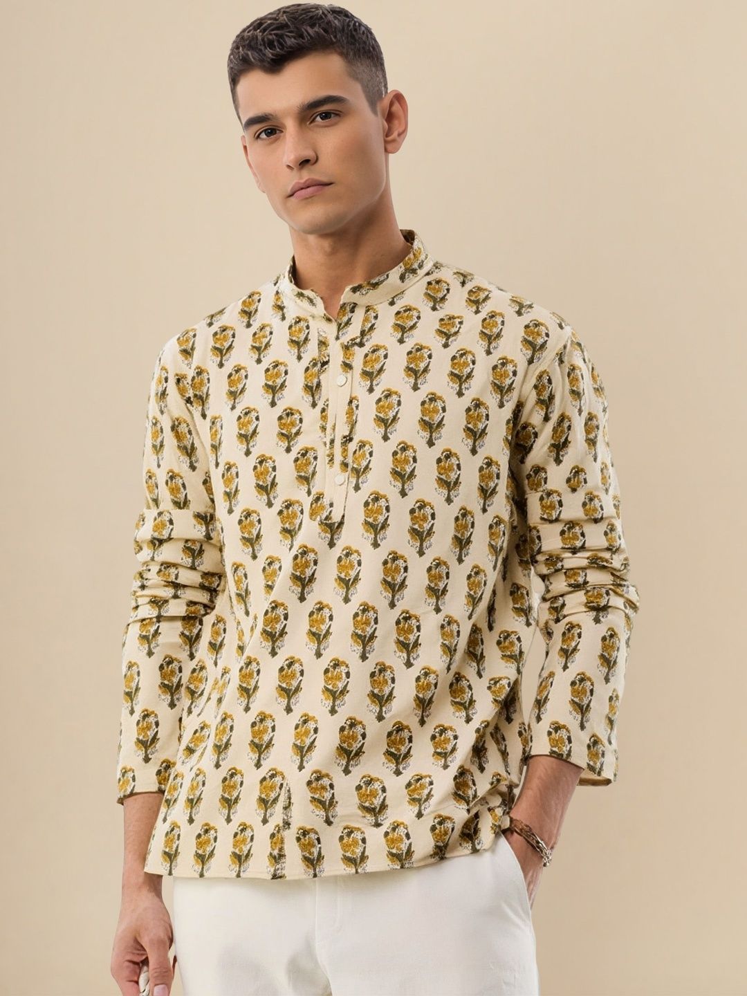 MUTUAL Men Sequinned Kurta