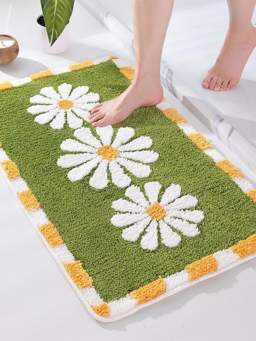 Homio Green & White Daffodils 2000 GSM Microfibre Anti-Slip Bath Rug