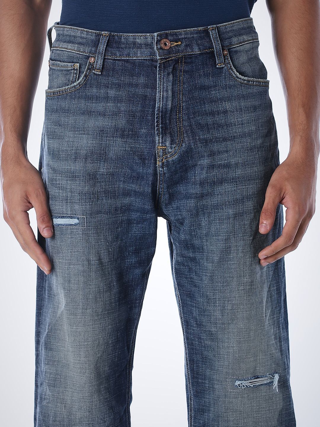 Wide Leg Low-Rise Mildly Distressed Light Fade Stretchable Jeans