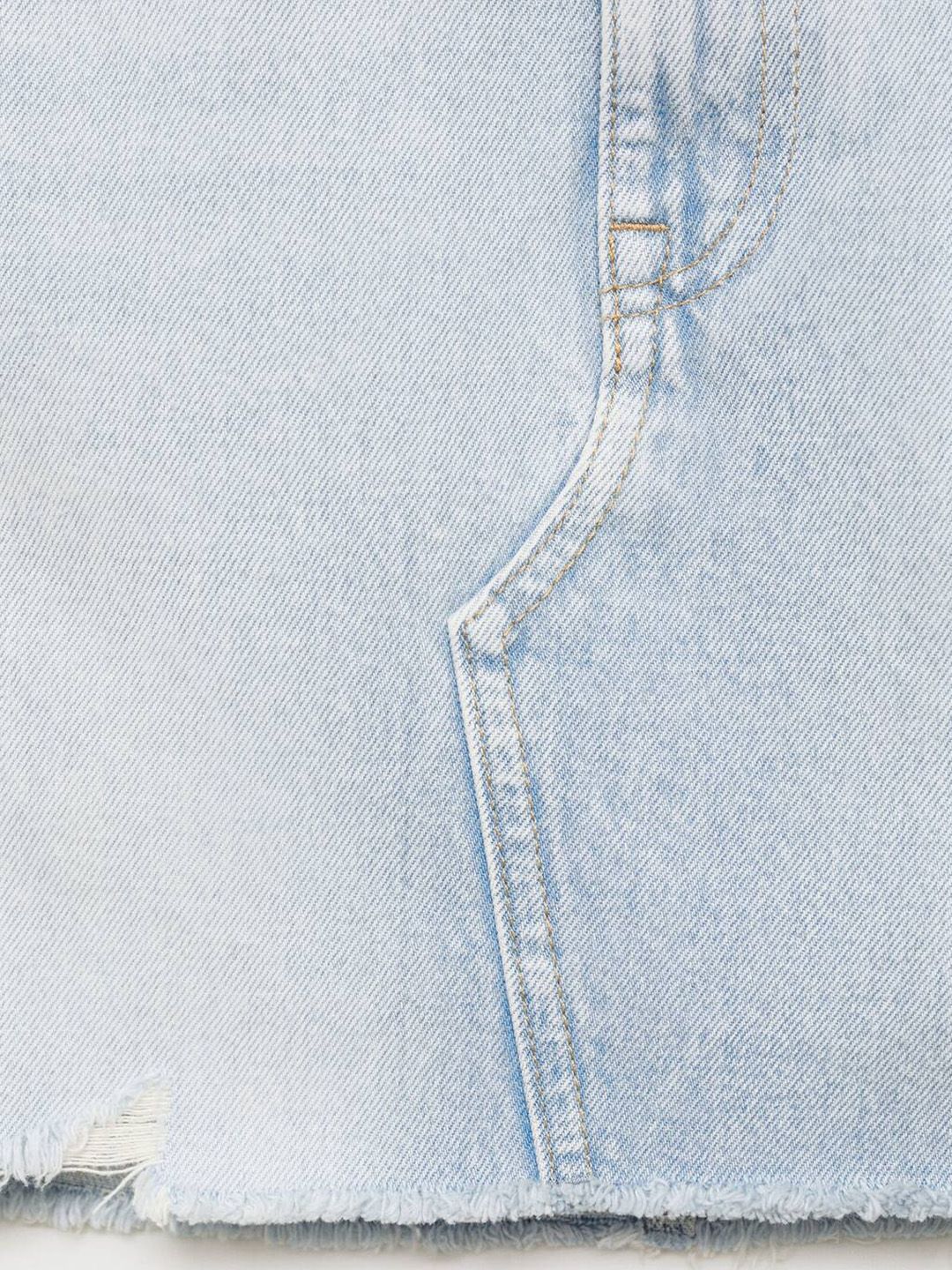 Mid-Rise Light Fade Pure Cotton Denim Mini Skirt with Frayed Hem