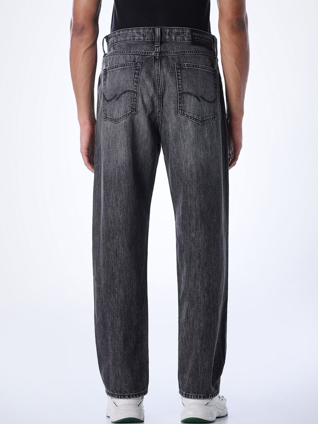 Wide Leg Low-Rise Mildly Distressed Heavy Fade Stretchable Jeans