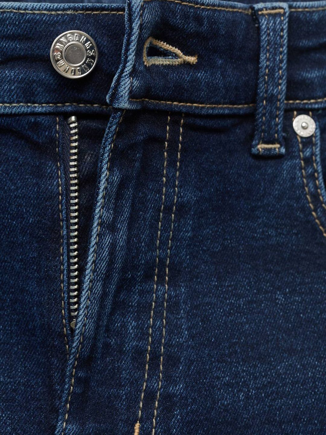 Mid-Rise Cropped Straight Fit Stretchable Jeans with Frayed Hem