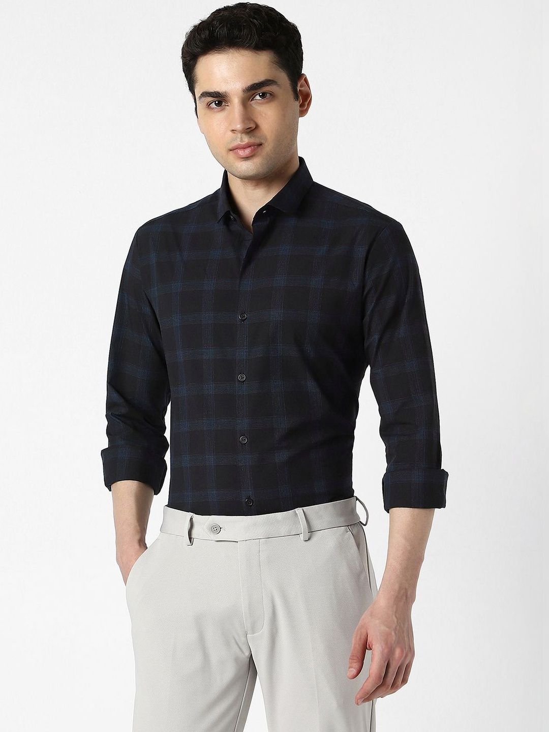Peter England Casuals Men Slim Fit Checked Casual Shirt