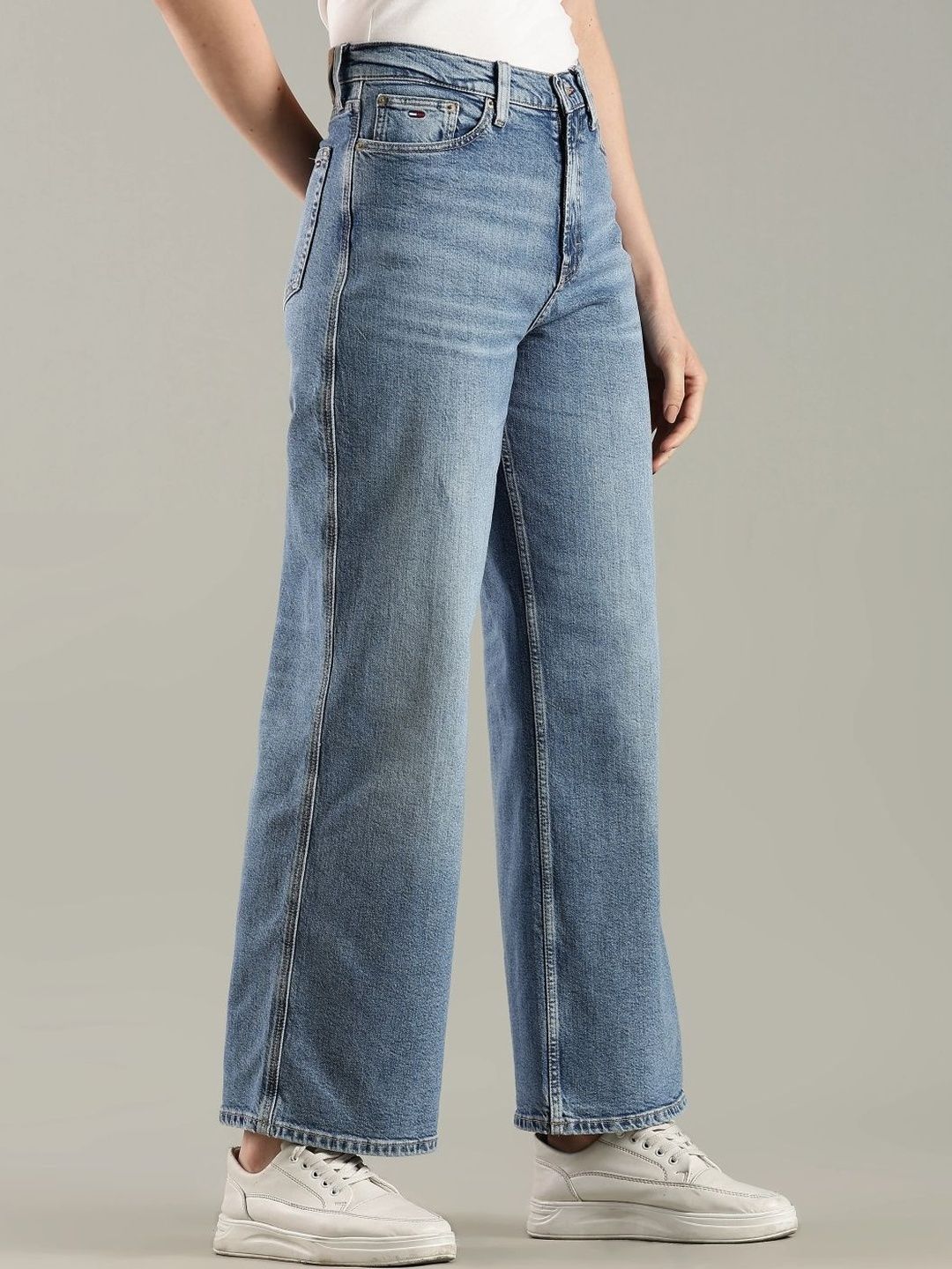 Relaxed Fit Mid-Rise Light Fade Jeans