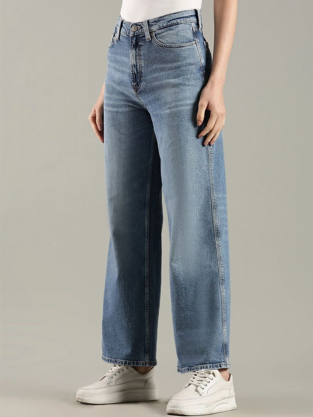 Relaxed Fit Mid-Rise Light Fade Jeans