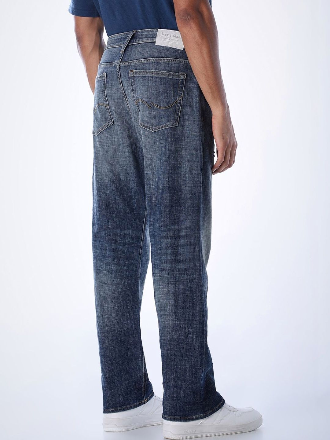 Wide Leg Low-Rise Mildly Distressed Light Fade Stretchable Jeans
