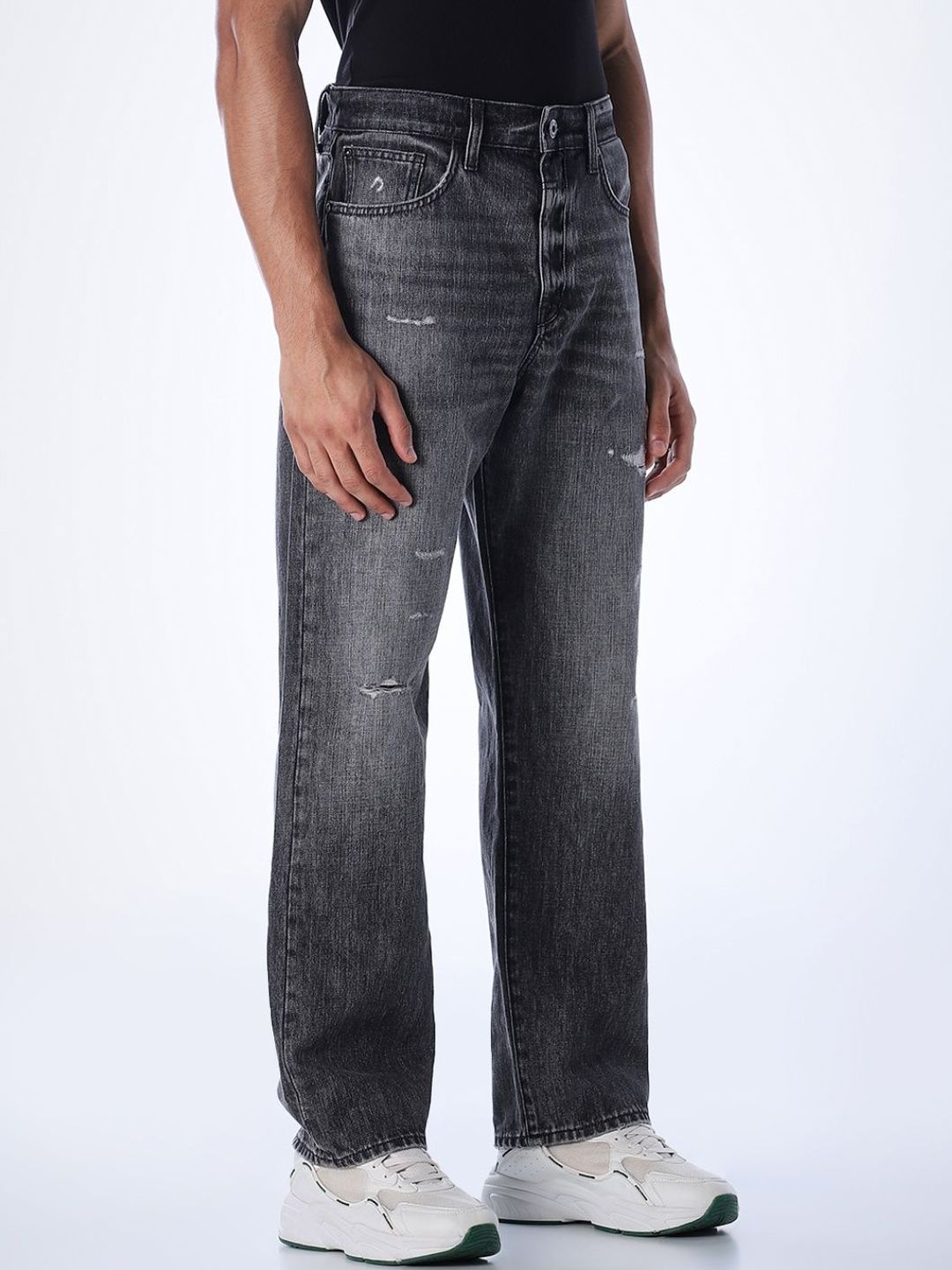 Wide Leg Low-Rise Mildly Distressed Heavy Fade Stretchable Jeans