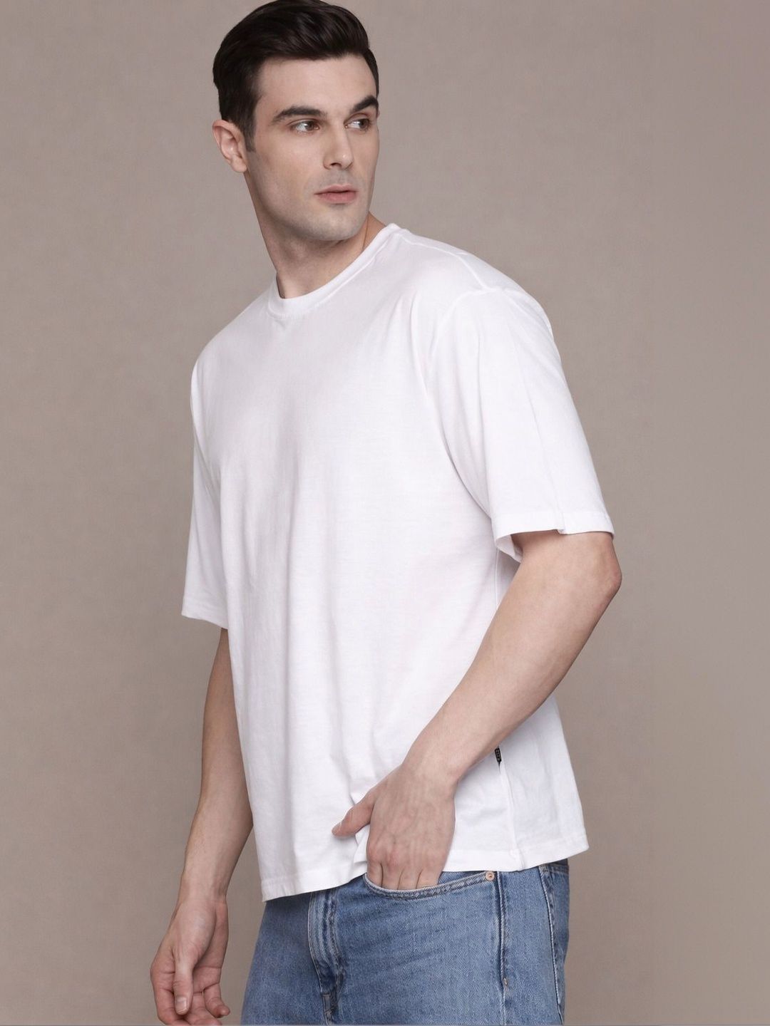 The Roadster Lifestyle Co Round Neck Oversized-Fit Tshirt