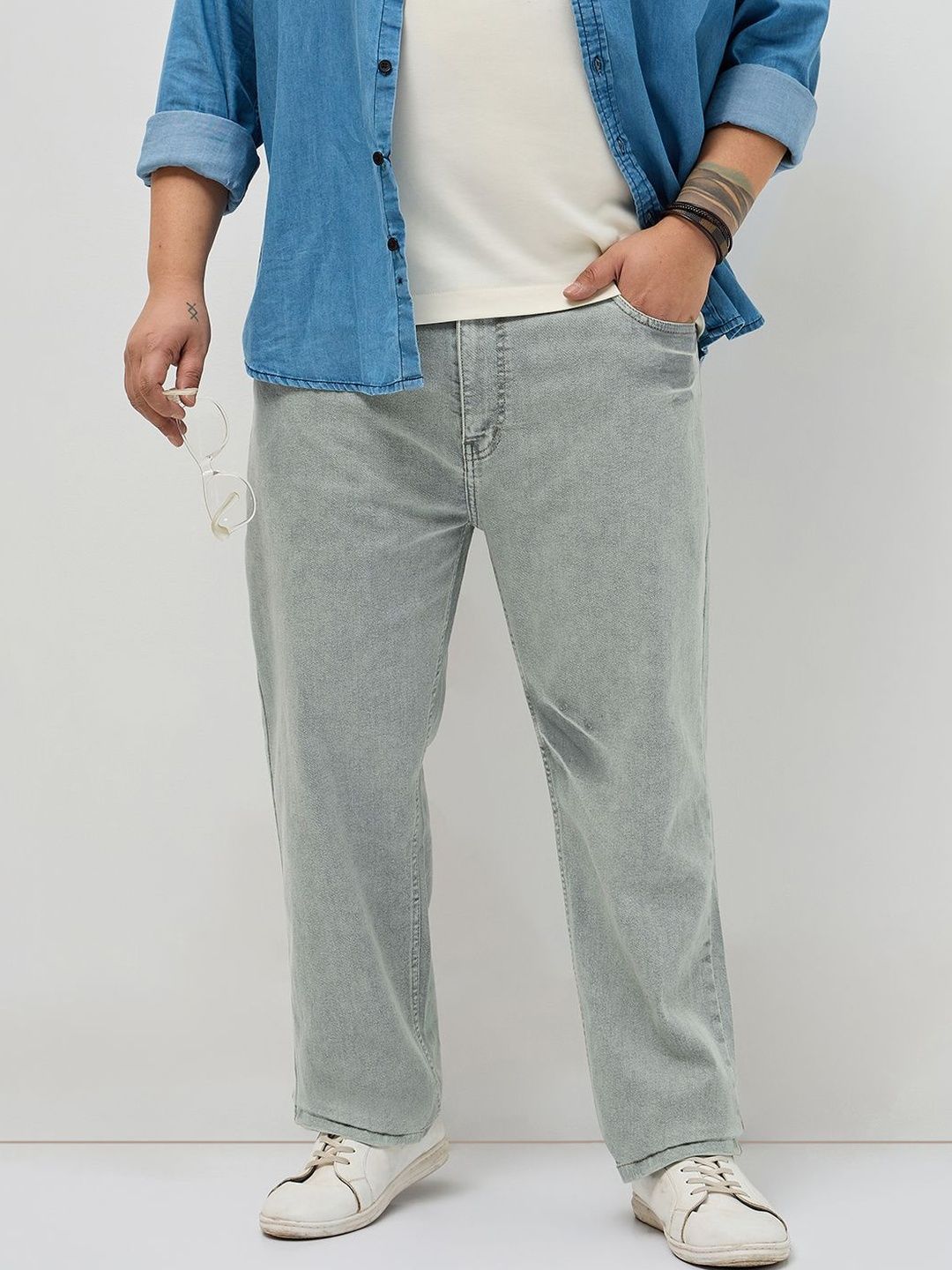 Urbano Plus Men Regular Fit Mid-Rise Heavy Fade Stretchable Jeans