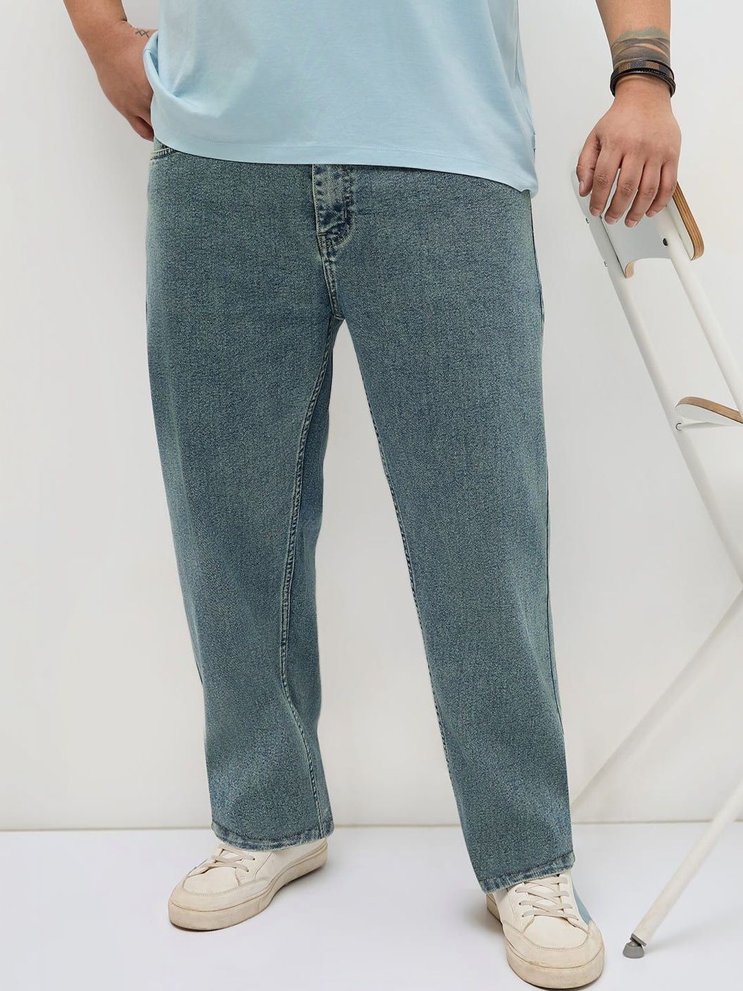 Urbano Plus Men Regular Fit Mid-Rise Heavy Fade Stretchable Jeans