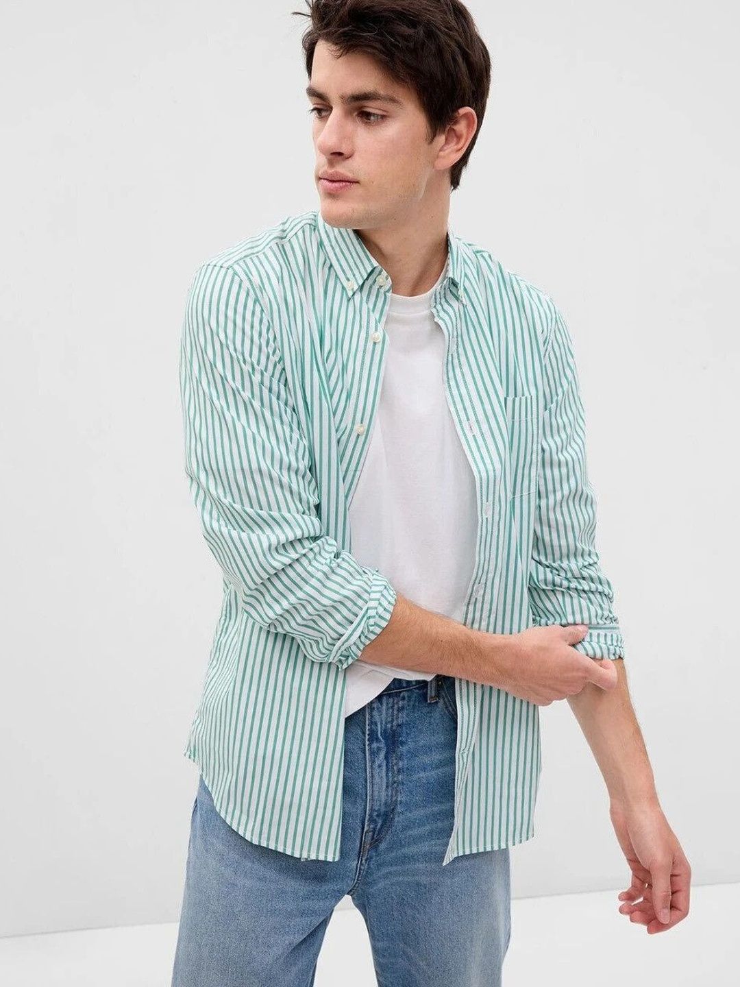 EIGHTEEN UP Men Green Vertical Stripes Casual Shirt