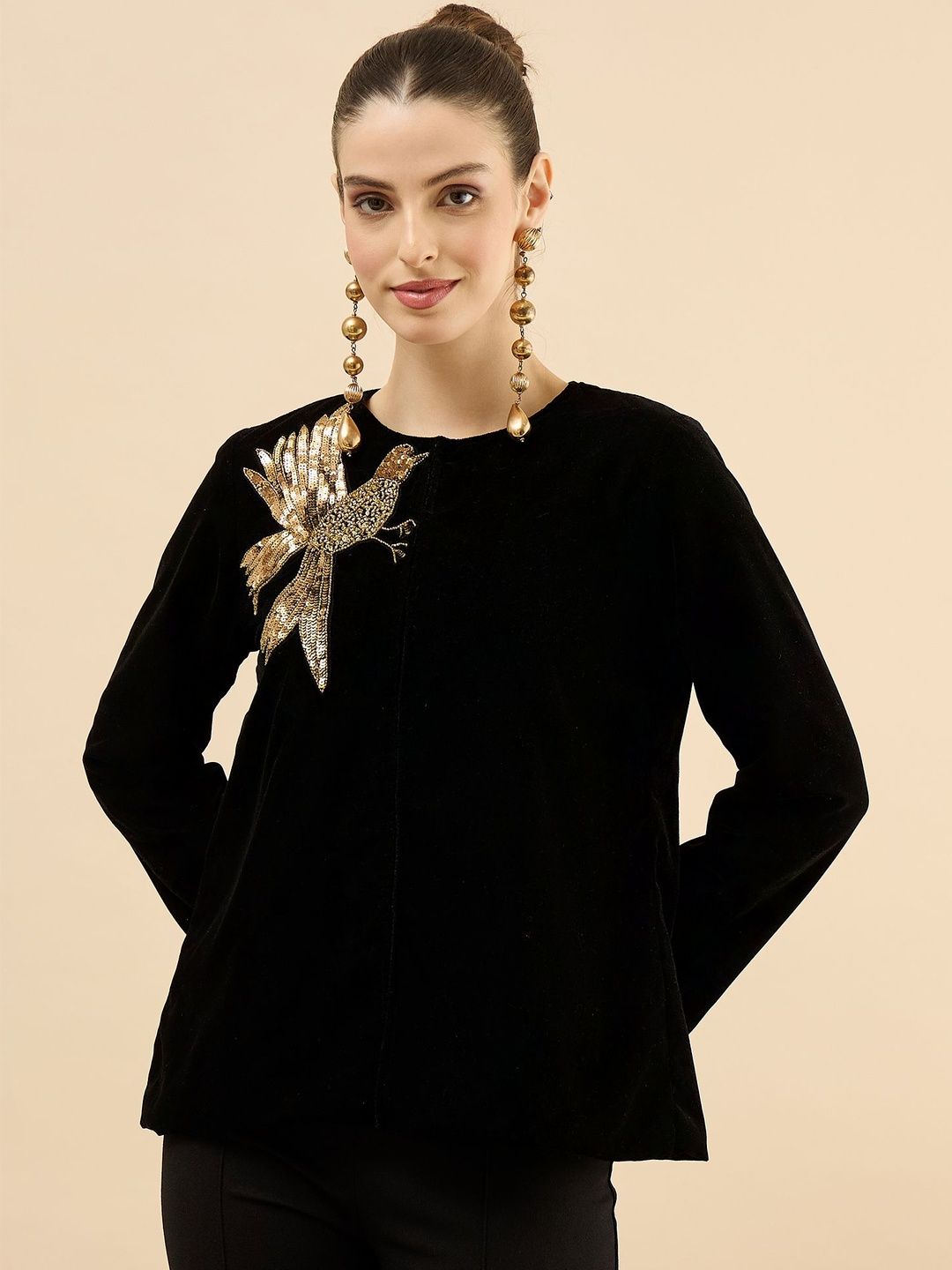 Antheaa Antheaa Women Embellished Velvet jacket