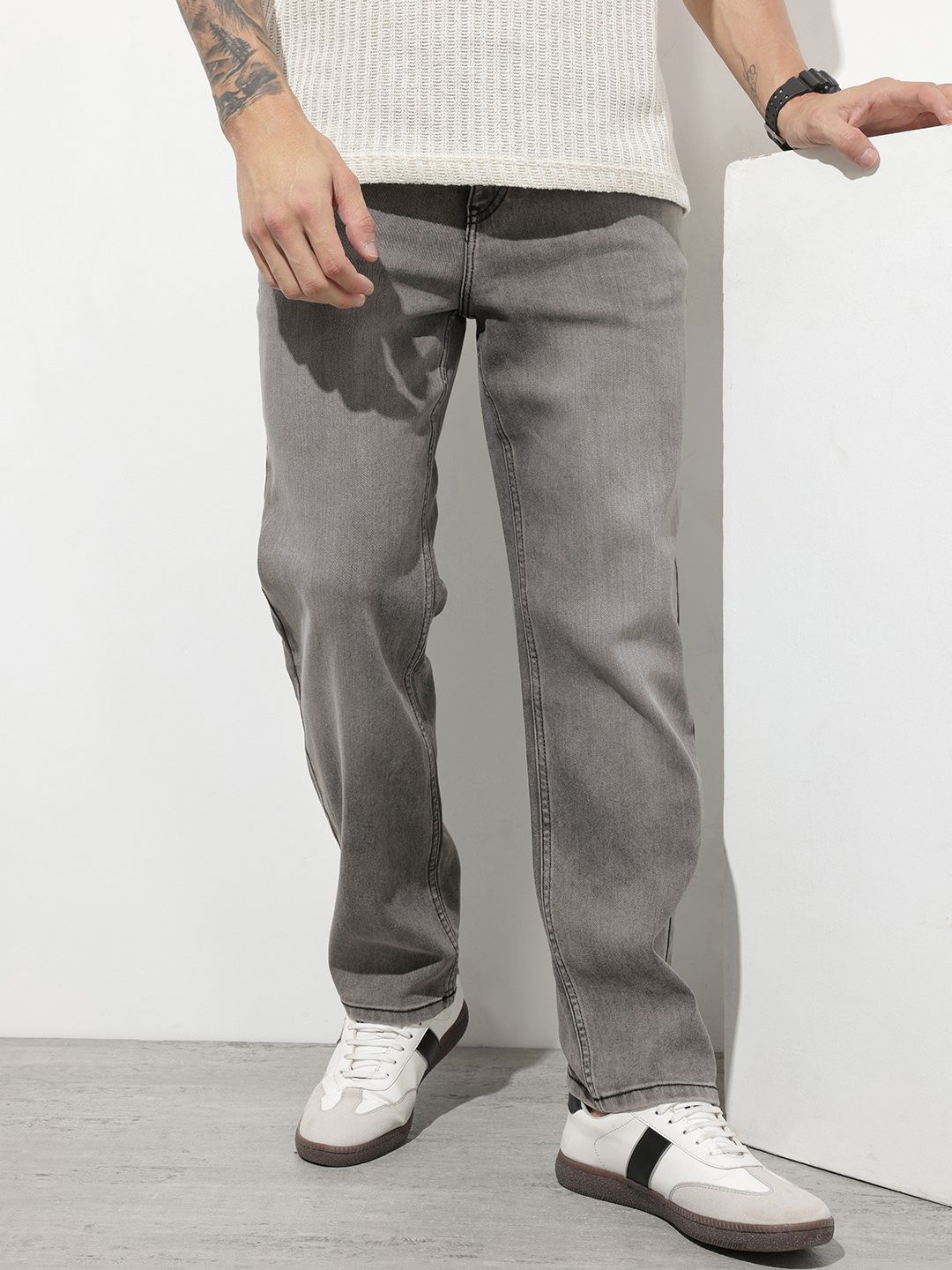 The Roadster Life Co. Men Straight Fit Mid-Rise Light Fade Stretchable Jeans