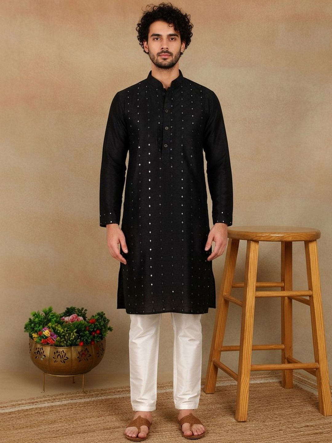 HERE&NOW Men Embellished Mirror Work Handloom Kurta