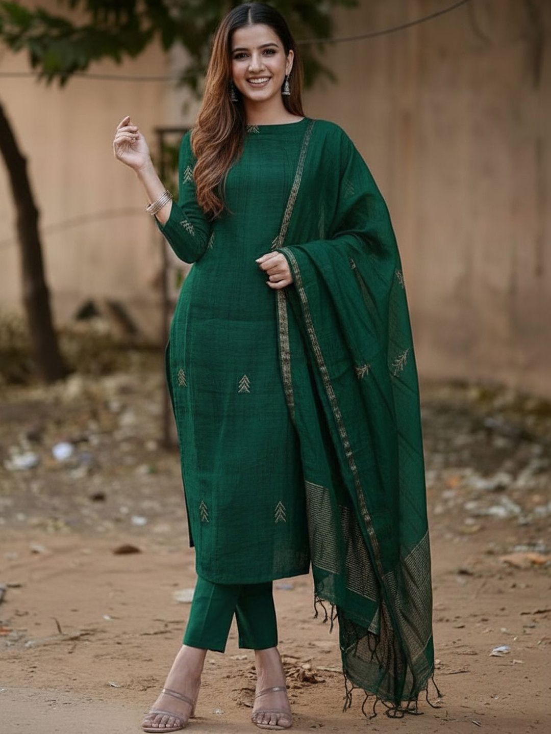 GoSriKi GoSriKi Women Ethnic Motifs Regular Kurta with Trousers & With Dupatta