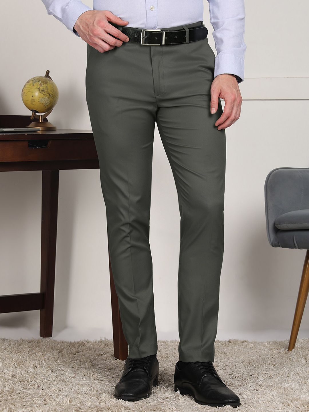encore by INVICTUS Men Solid Slim Fit Formal Trousers